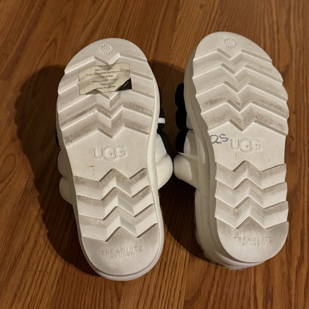 UGG Maxi Slide Logo Black & White Platform Slippers Size 7 - Picture 5 of 11